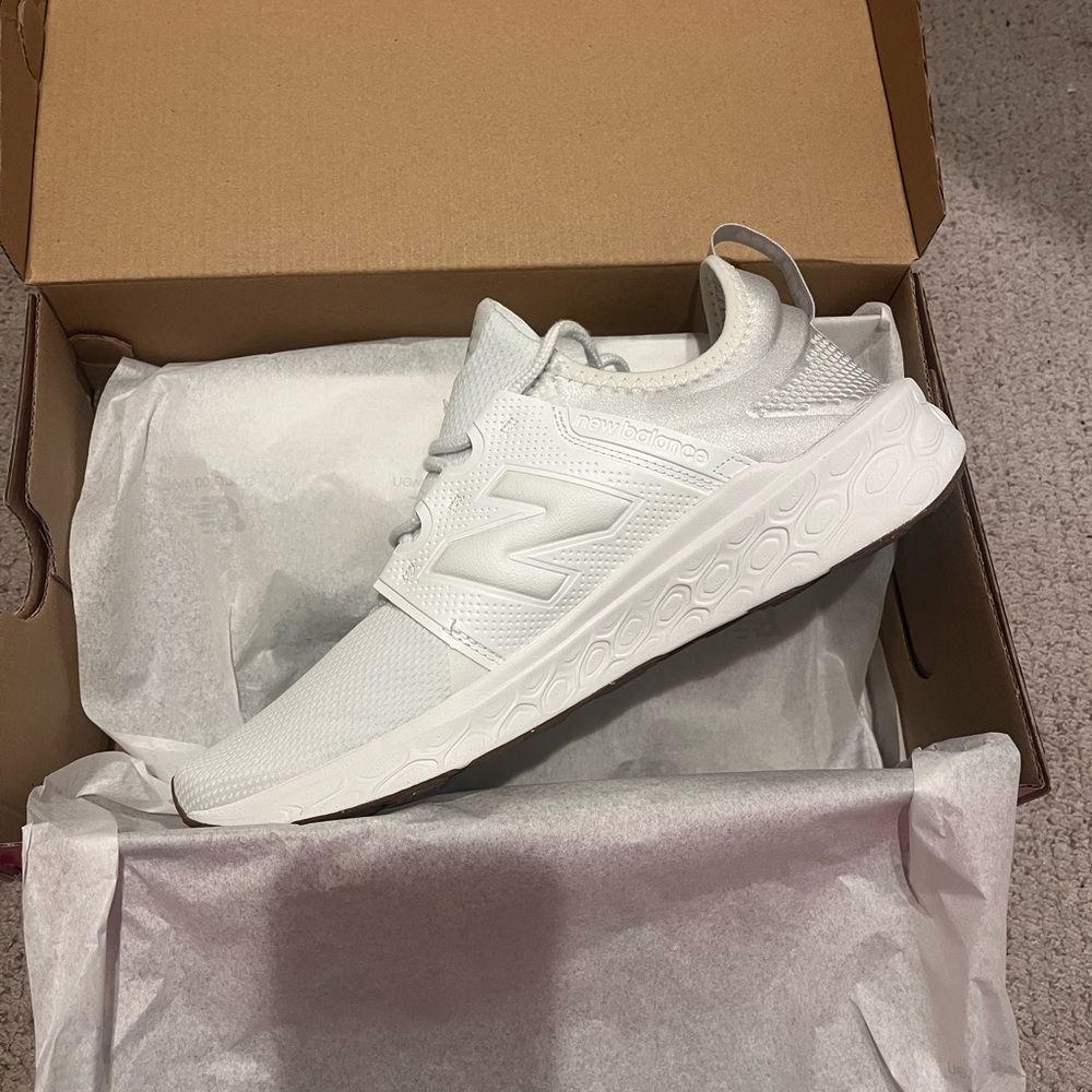 Men’s New Balance Shoes - Picture 2 of 3